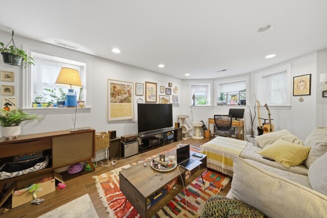 Photo - 2555 W Logan Blvd Unit GW