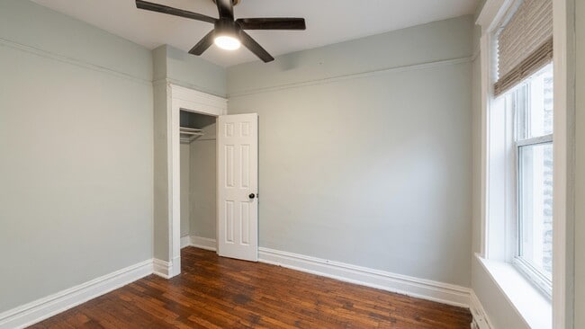 Photo - 3649 W Montrose Ave Unidad 1M