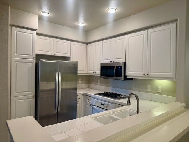 Photo - 10766 Sabre Hill Dr Unidad 157