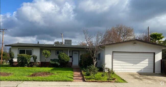 Building Photo - 2 Rooms Available in Spacious 4-Bedroom Ho... Rental