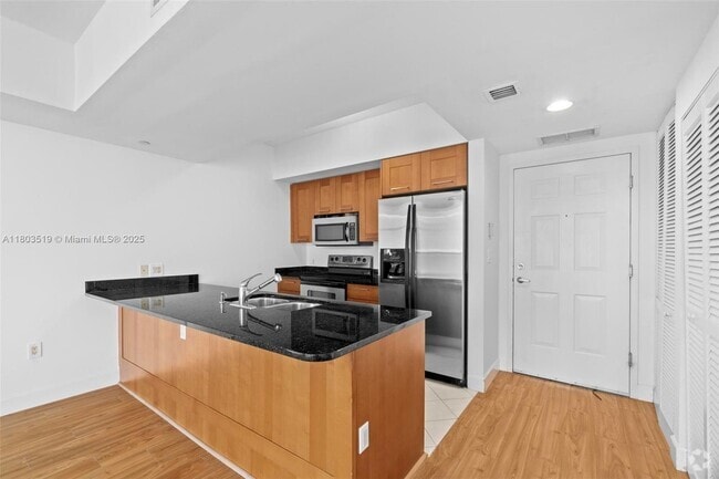 Building Photo - 4100 Salzedo St Unit 606 Rental