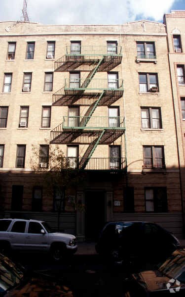 2362 Ryer Ave - 2362 Ryer Ave Apartments