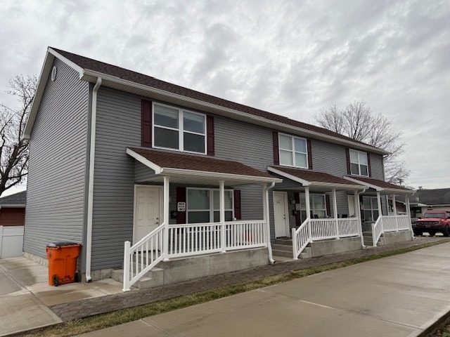Building Photo - 915 N Riverside Dr Unit 1
