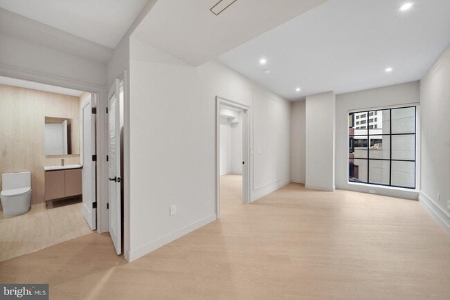 Photo - 2121 Ward Pl NW Unit 401