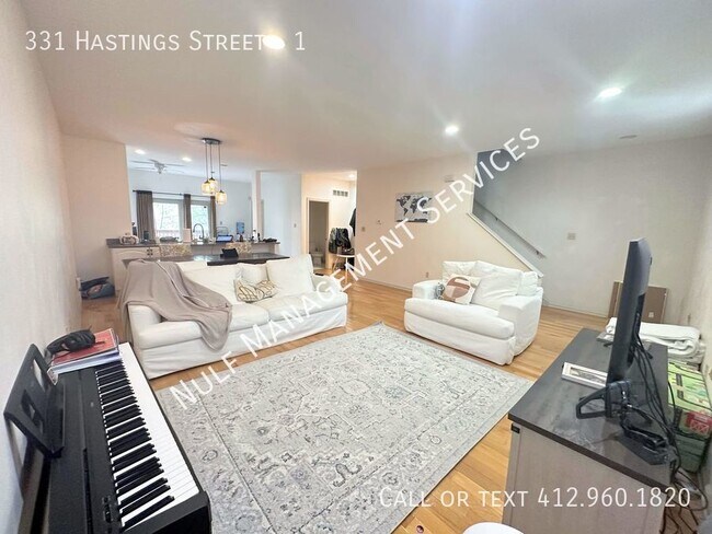 Photo - 331 Hastings St