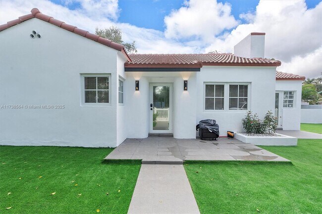 Photo - 58 NE 45th St