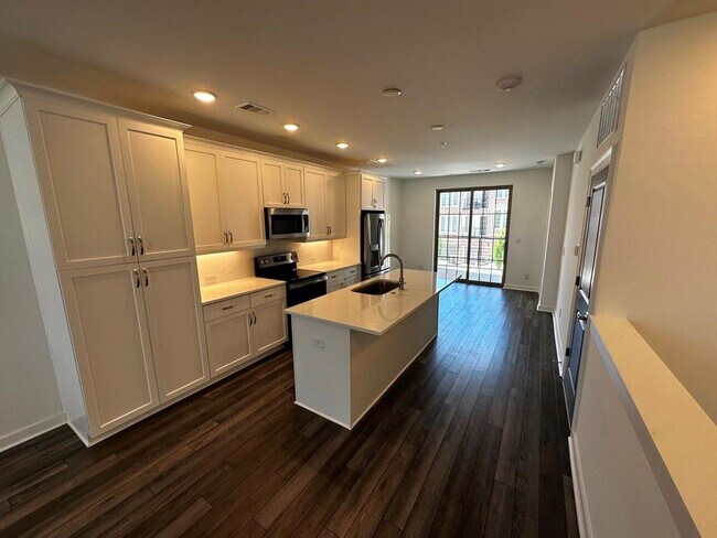 Photo - 519 Burton Dr