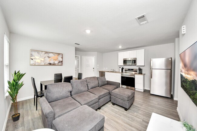 9027 Madera Rd