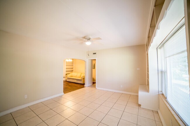 Photo - 1079 SW 11th Terrace