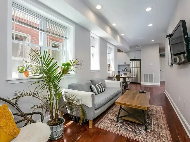 Photo - 1925 N 33rd St Unidad 1