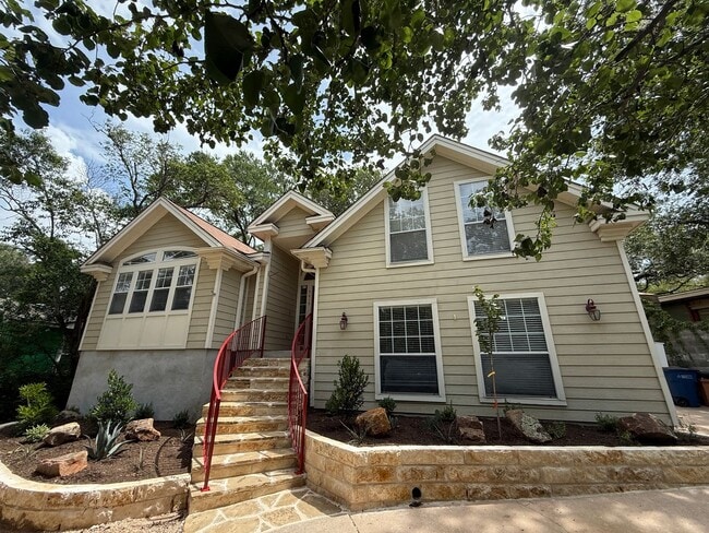 Building Photo - SPACIOUS, UPGRADED HOME IN CENTRAL AUSTIN