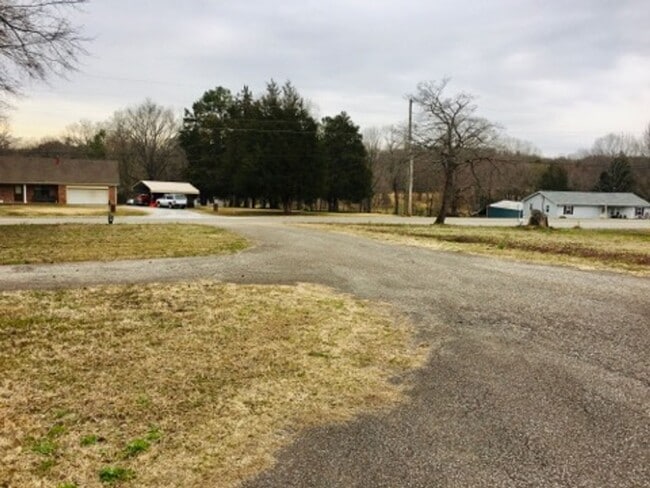 210 Waynick Rd