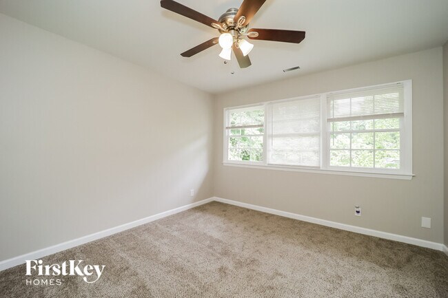 Photo - 2706 Northampton Dr