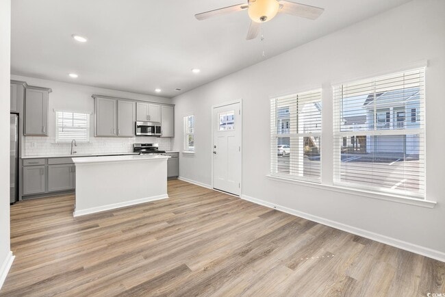 Building Photo - 283 Ferretti St Rental