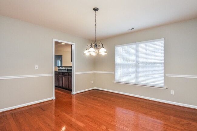 Photo - 504 Pyracantha Dr