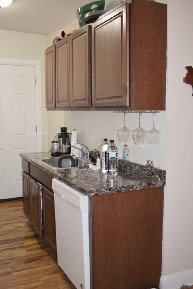 Photo - 1 bedroom in Chicago IL 60657 Unit 1S