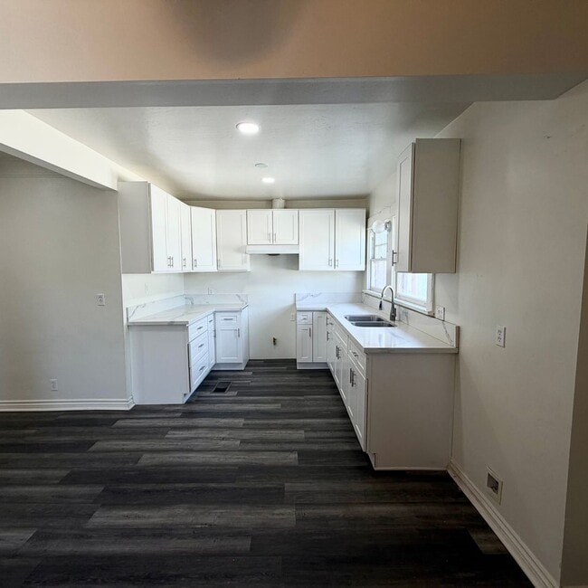 Photo - 211 H St Unit 211 H st
