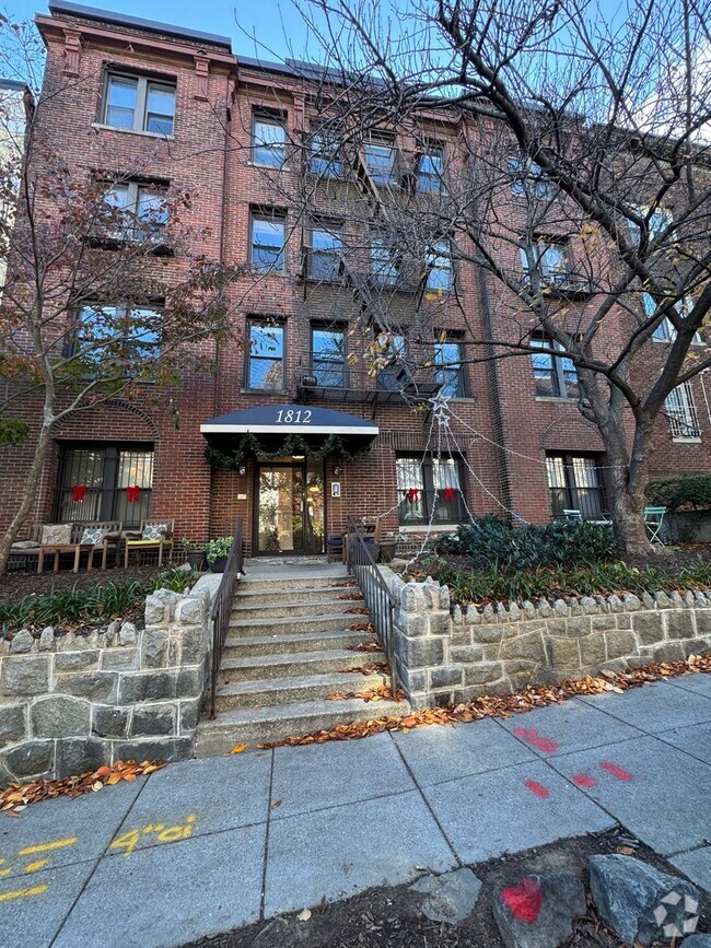 Building Photo - Dupont/U Street Corridor Two Bedroom In Fa... Rental