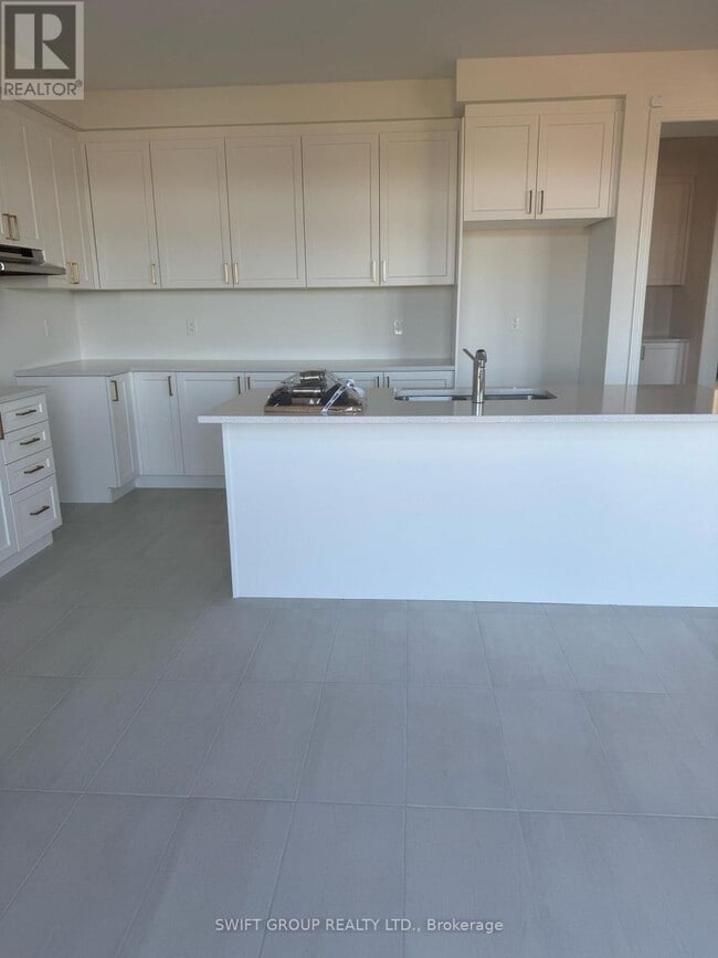 Photo - 8 Bluebird Blvd