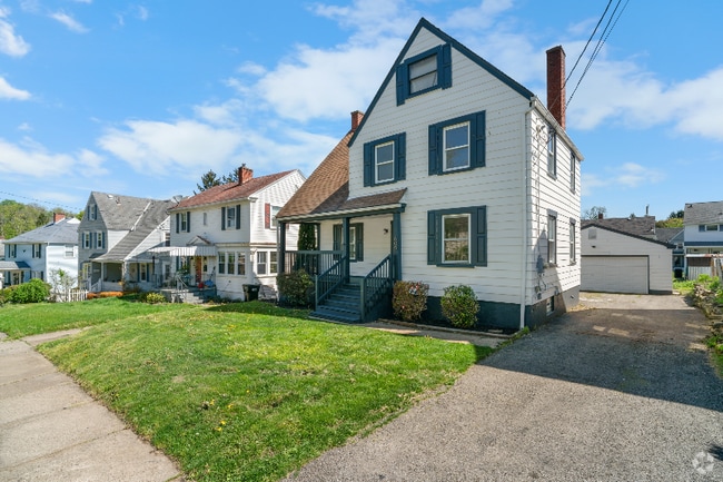 Building Photo - 609 Owens St Rental