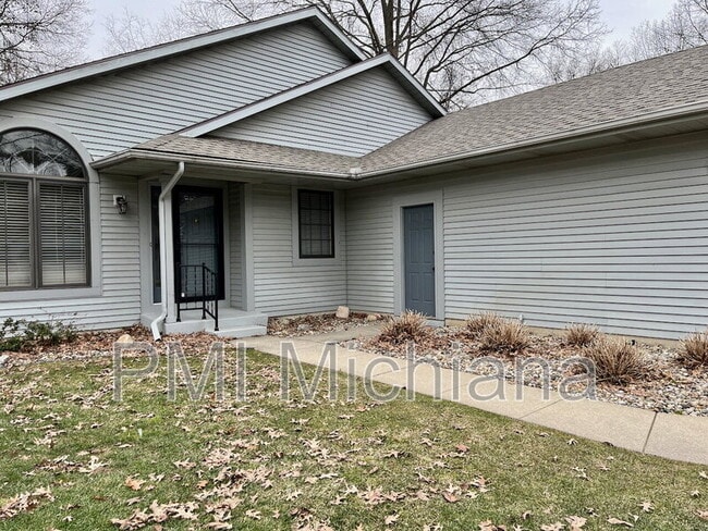 Photo - 1973 Creekbank Ln