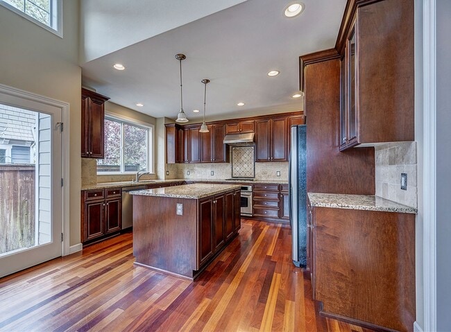 Photo - Beautiful Custom Craftsman style home in Kirkland