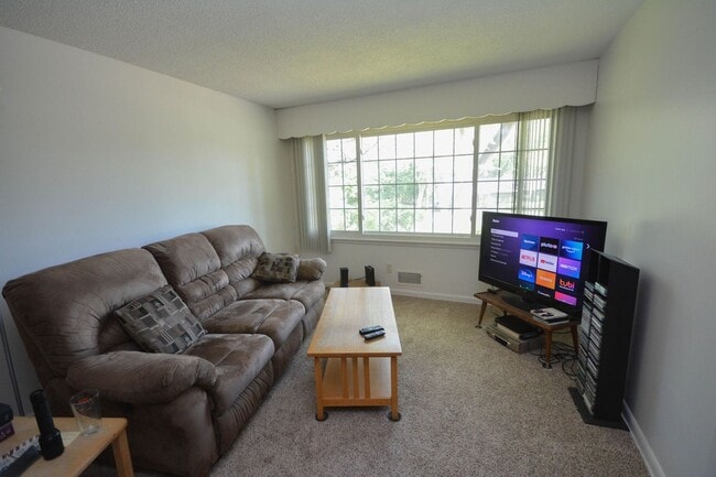Photo - 2603/2605 Riverside Ln NE Unit 2605 Riverside Ln NE