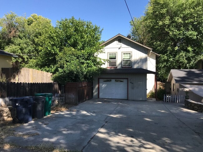 Robles, 5551-5555 - Robles, 5551-5555 Apartment Unit 5551