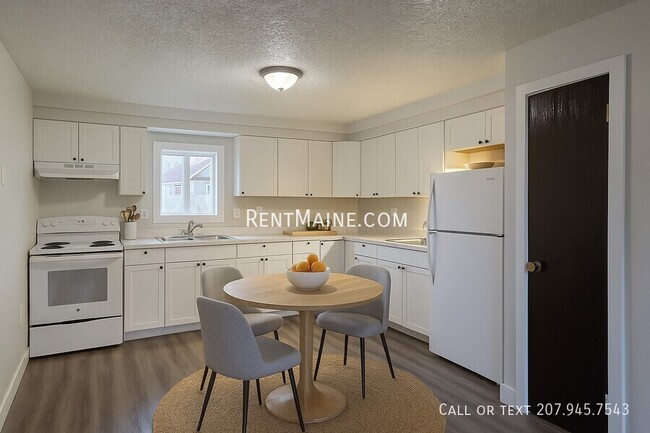 Building Photo - 22 Hillside Ln