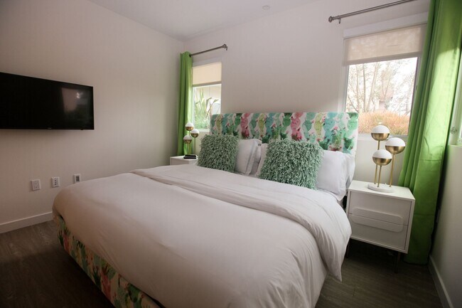 Photo - Urbanpolitan