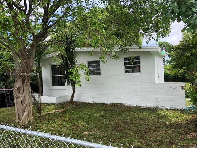 Photo - 1400 NW 73rd St House