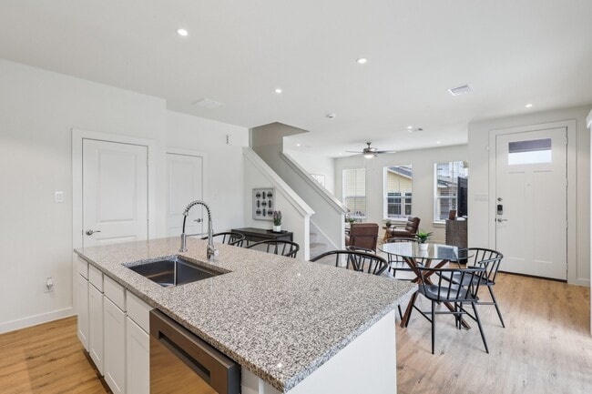 Photo - 615 Canvas Ave