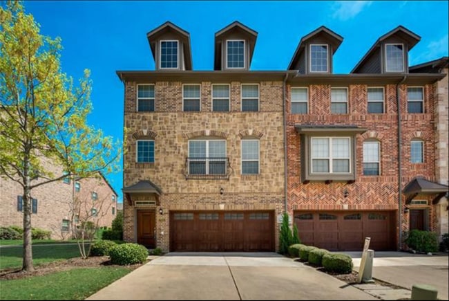 Photo - 7830 Liverpool Ln Townhome