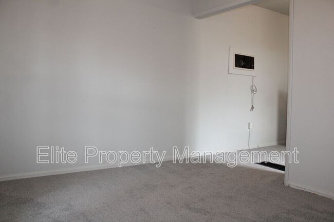 Photo - 315 E City Center Dr