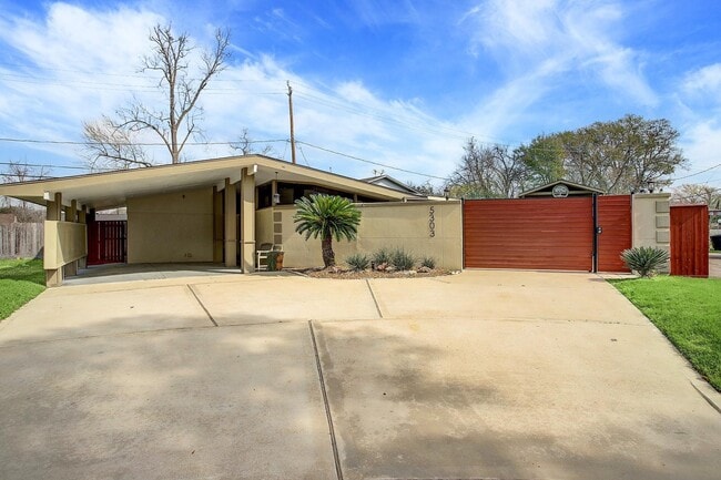 Photo - 5303 Tallow Ln