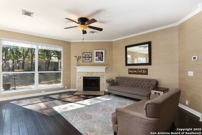 Photo - Charming 5-Bedroom Home for Rent in Gated ...