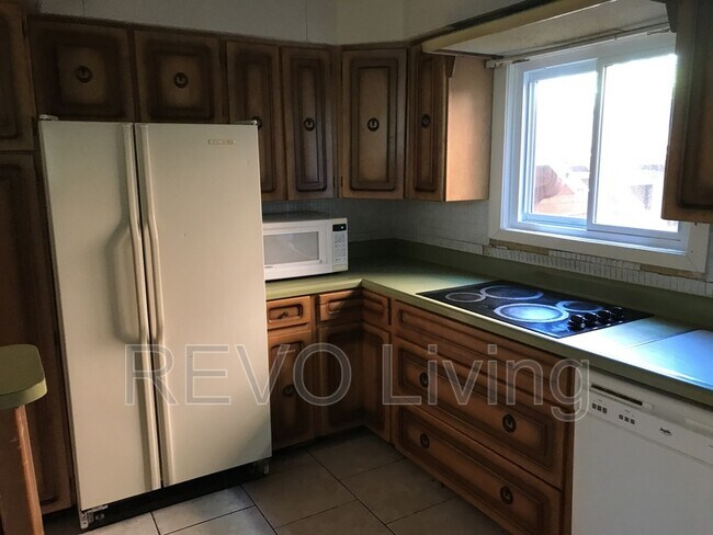 Photo - 127 Ontario St