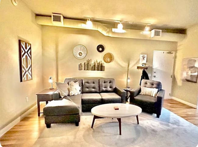 Building Photo - 1001 O St