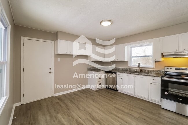 Photo - 8317 Olive St