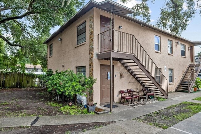 Building Photo - 1221 E Mohawk Ave