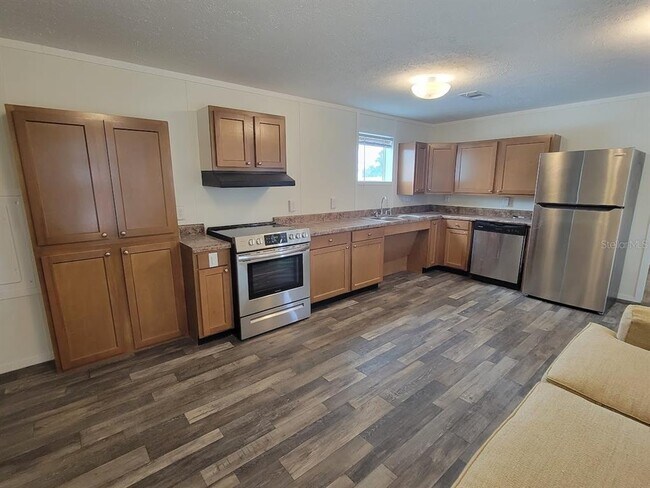 Photo - 5700 Holiday Park Blvd