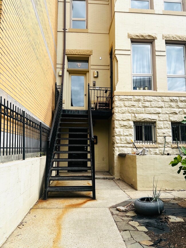 Photo - 1305 Clifton St NW