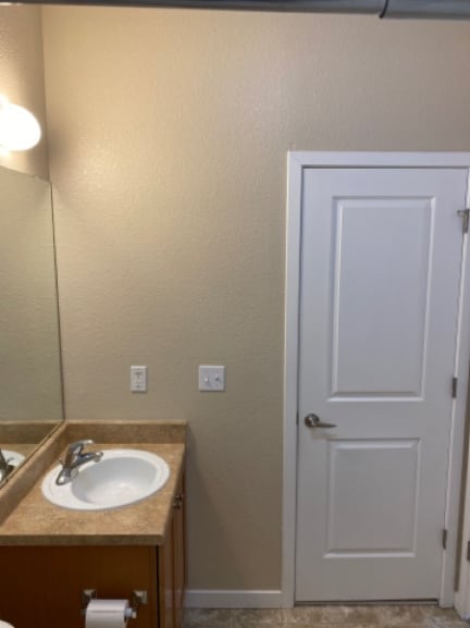 Photo - Beautiful 2BD/2BA Condo with Garage in Par... Unidad 417