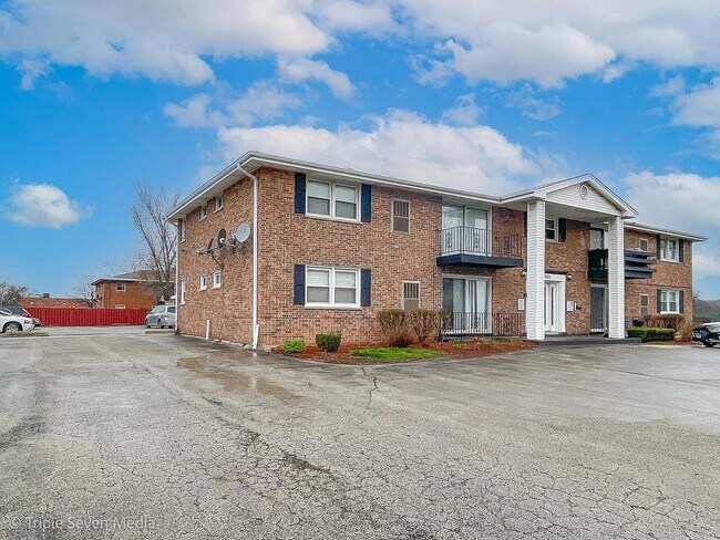 Photo - 7900 S 83rd Ct Unit 5