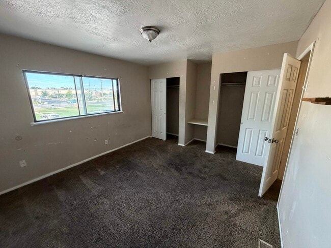 Photo - 460 E Elm St