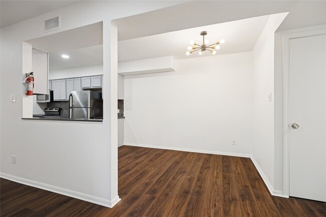 Photo - 705 Harold St Unit 2