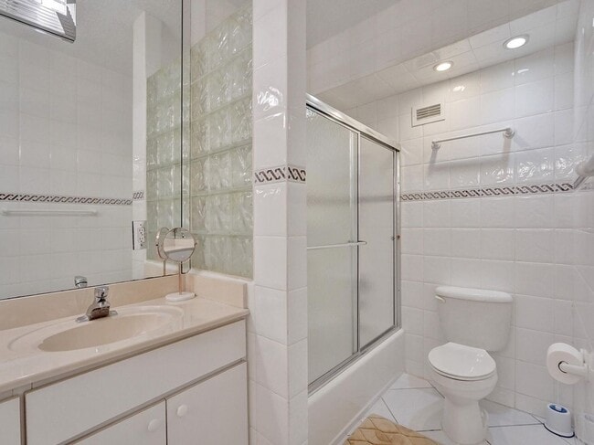 Photo - 3725 S Ocean Dr Unidad 1506