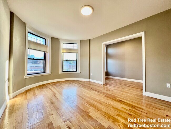 1914 Beacon St Unit 3