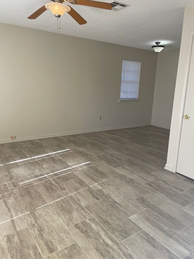 Photo - 138 Hummingbird Ln Unit C