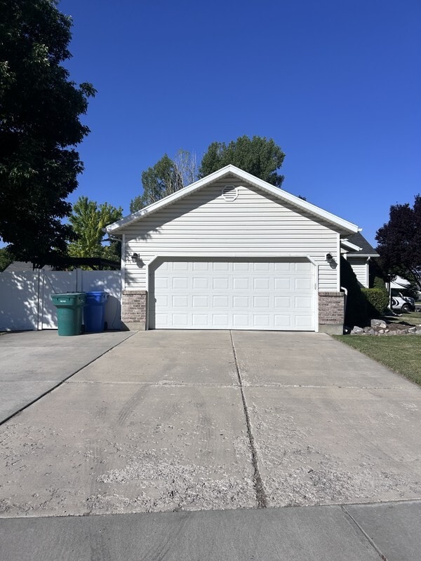 Photo - 1956 Airport Dr